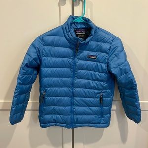 Blue Patagonia down sweater jacket size S 7/8. Tiny pull on bottom in 2nd pic.